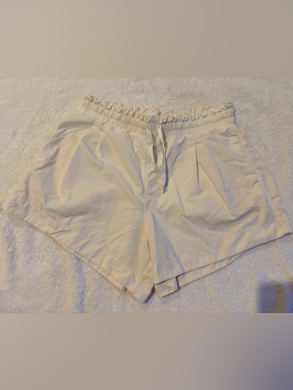 all in motion off white 4” Athletic Shorts